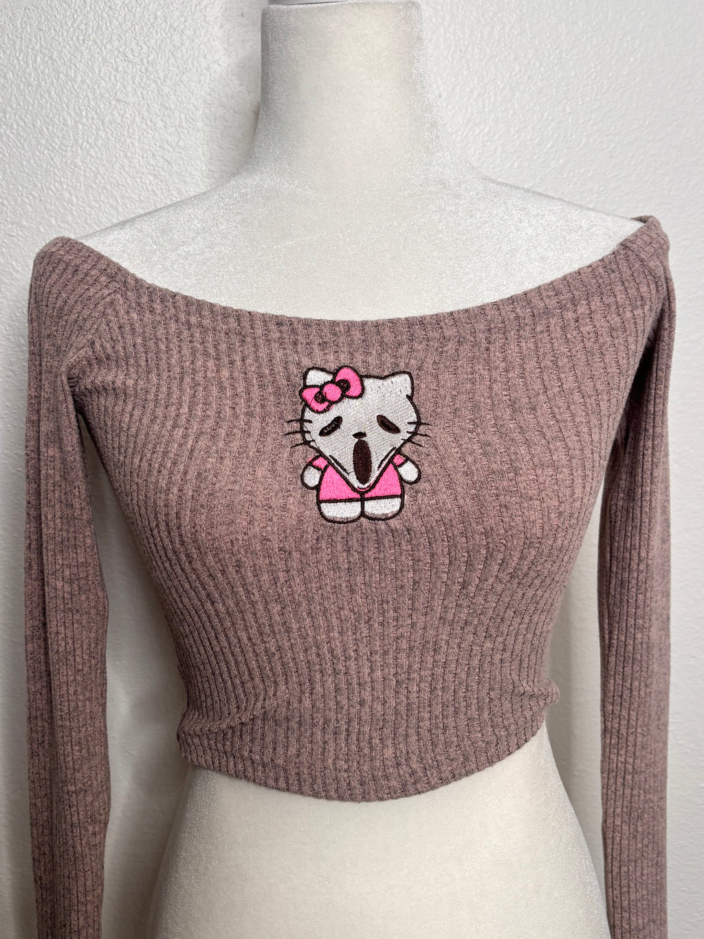 🔪🩷 Ghost face kitty embroidery top