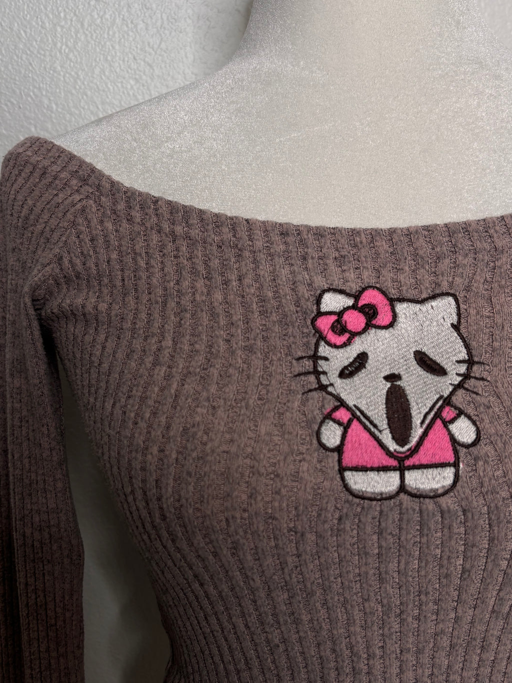 🔪🩷 Ghost face kitty embroidery top